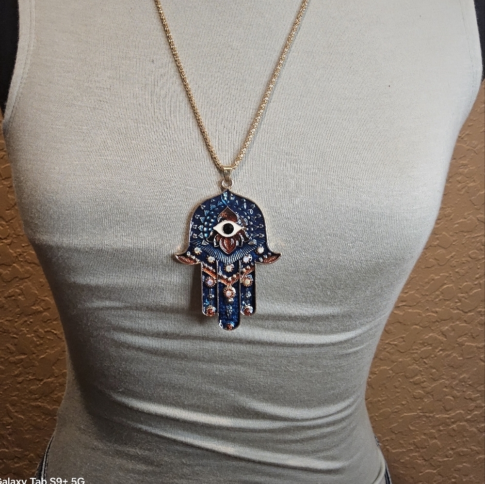 NWT HAMSA EVIL EYE HEALING HAND RHINESTONE STATEMENT PENDANT - Picture 2 of 3
